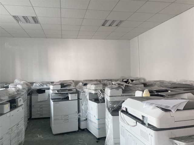 企业风采-仓库一角